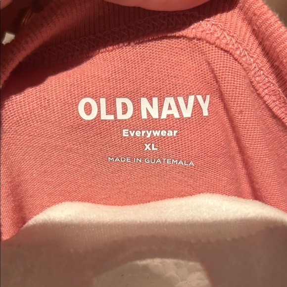 Old Navy Coral Graphic Tee size XL - Picture 2 of 5
